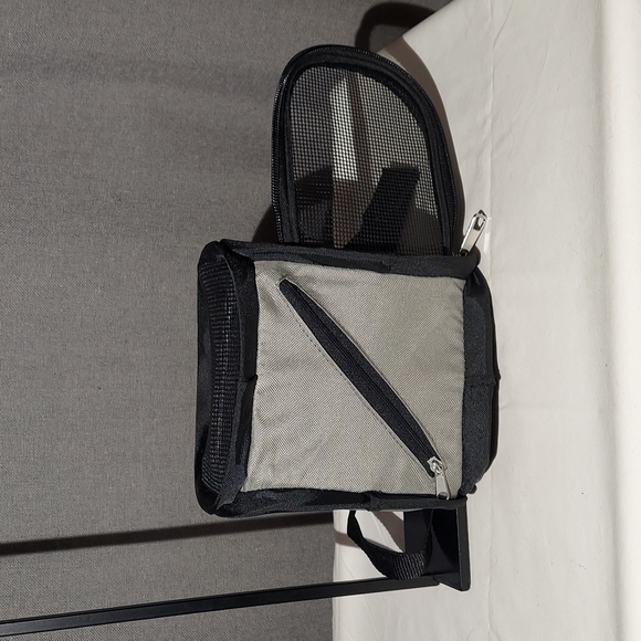 You & Me Small Pet Carrier NWT mesh soft carrier with handle & adjustable strap - Picture 8 of 10